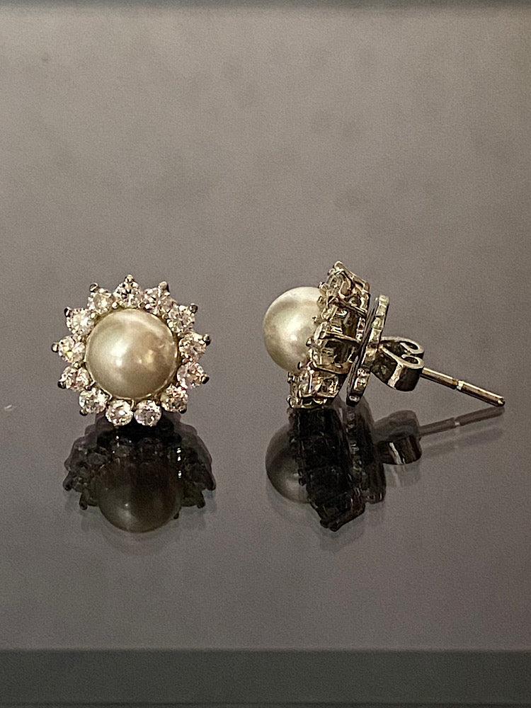 Floral Pearl Studs Earrings