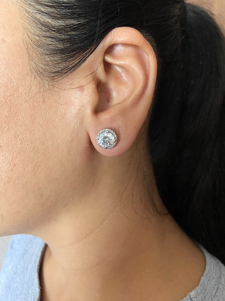 Round Solitaire Silver Studs