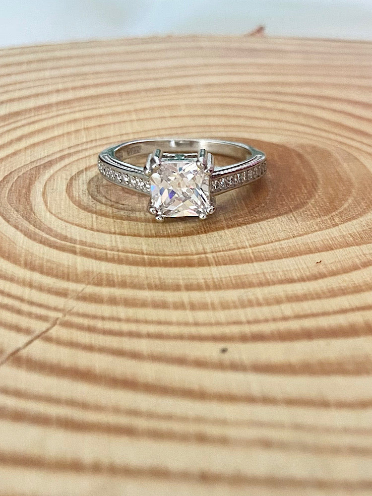 Elegant Solitaire Silver Ring