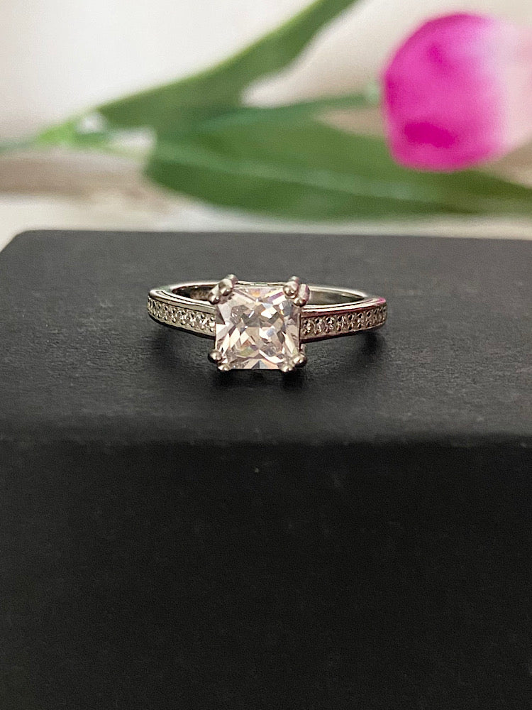 Elegant Solitaire Silver Ring